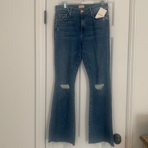 Mother Weekender Fray jeans in Six Packs on Me